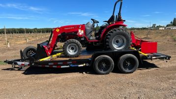 Mahindra 1626HST Tractor, box, & trailer special financing rate!