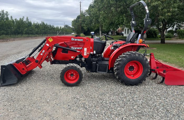 Branson 2515R Tractor, loader, & box scraper 201 hours $17,800- used